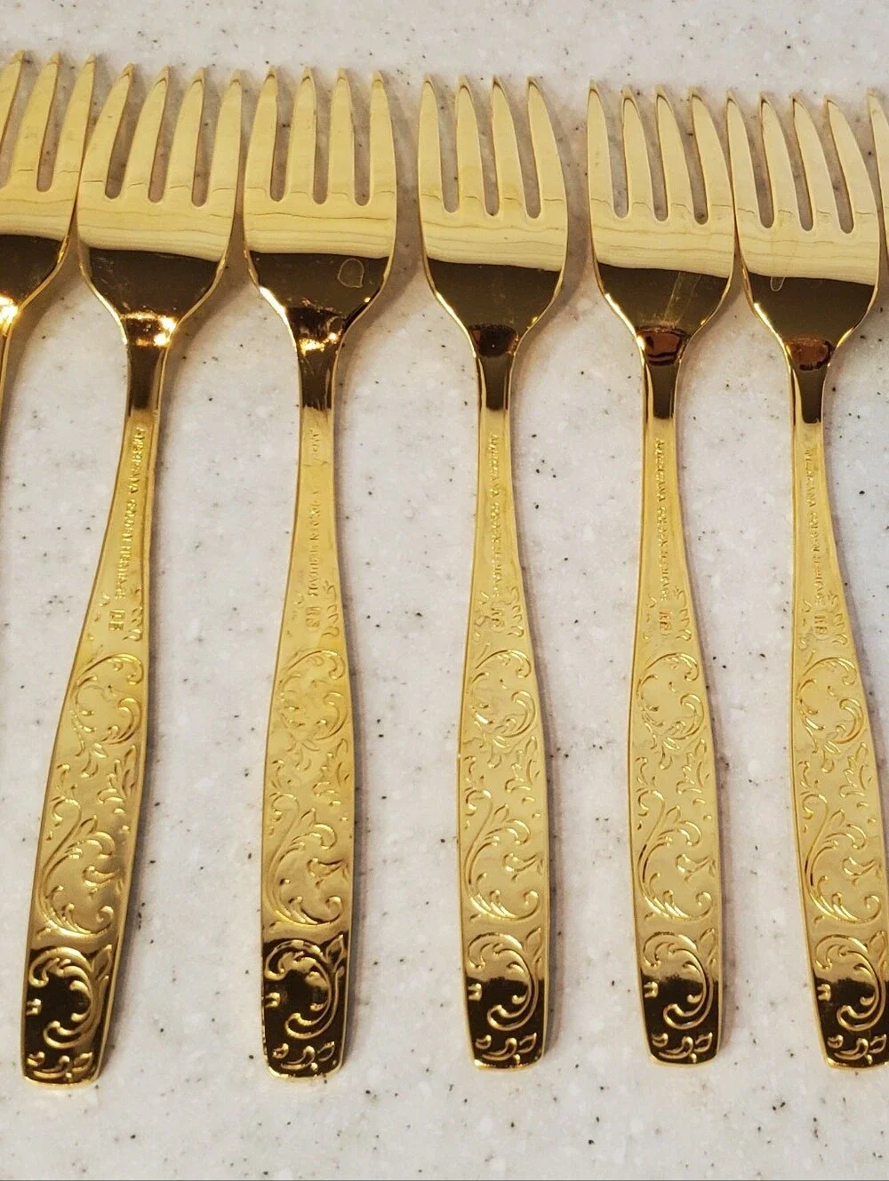 International Silver Americana Golden Heritage 44 Pc Gold Tone Flatware Set Serv